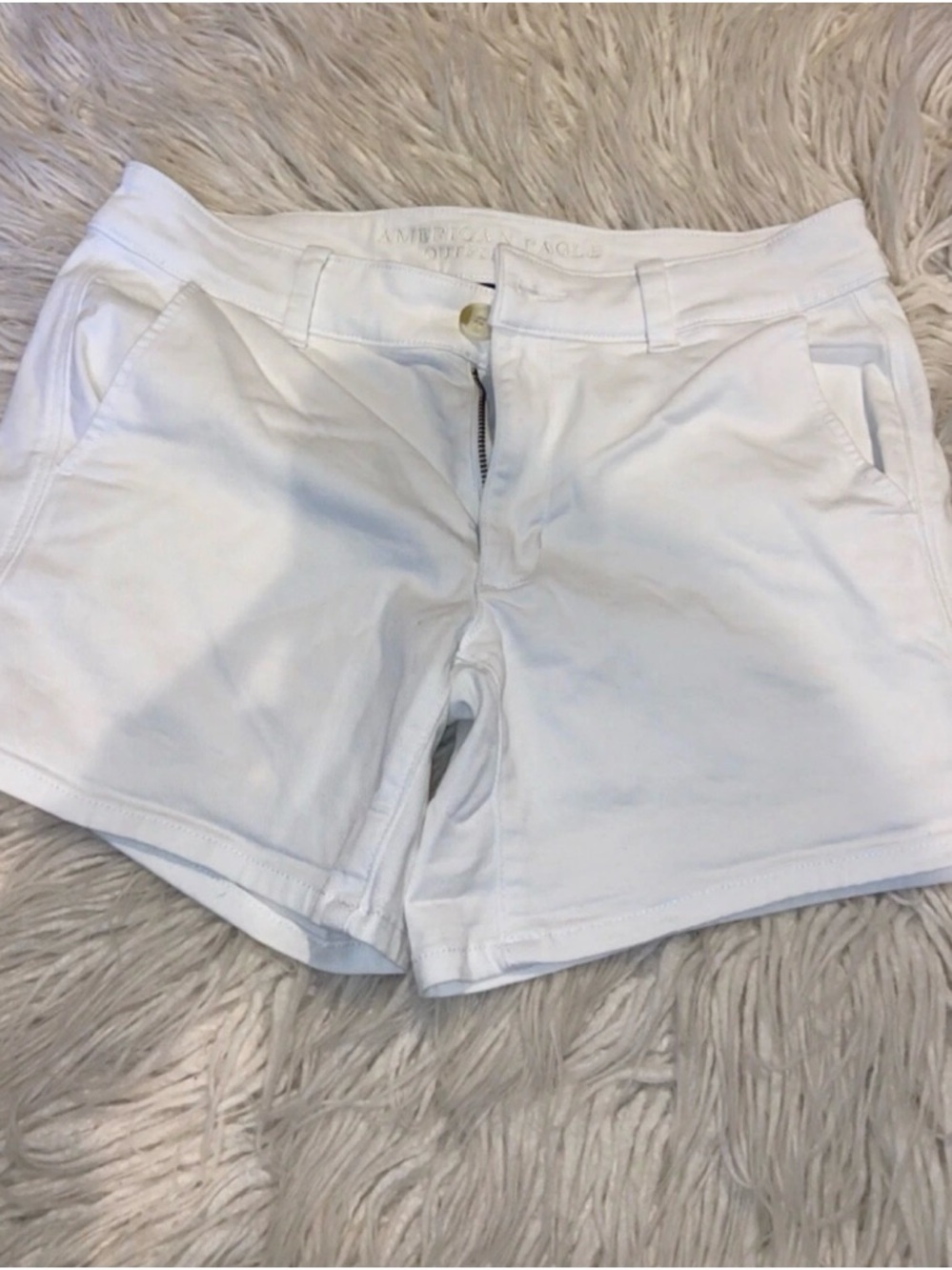 American Eagle Outfitters Women’s White Midi Shorts - Size Small - Super Stretch